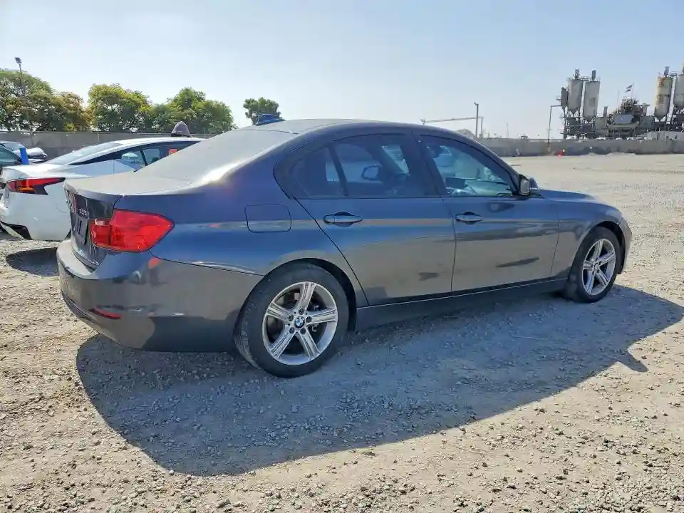 WBA3B5G52ENS08975 2014 BMW 3 SERIES-2