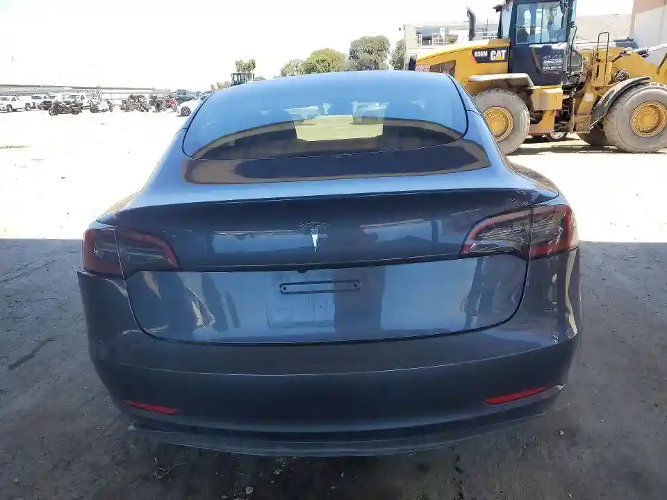 5YJ3E1EA4PF667025 2023 TESLA MODEL 3-5
