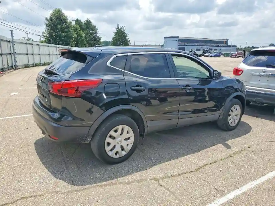 JN1BJ1CP8JW155238 2018 NISSAN ROGUE-2