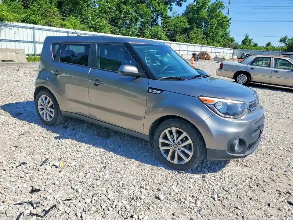 KNDJP3A55J7604180 2018 KIA SOUL-3