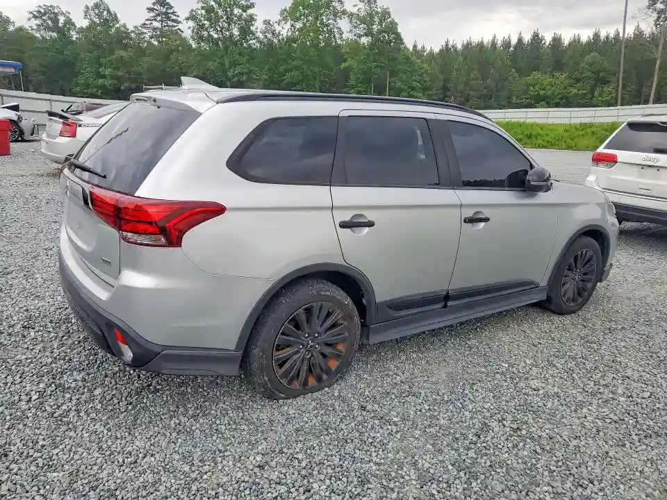 JA4AD3A35LZ006857 2020 MITSUBISHI OUTLANDER-2