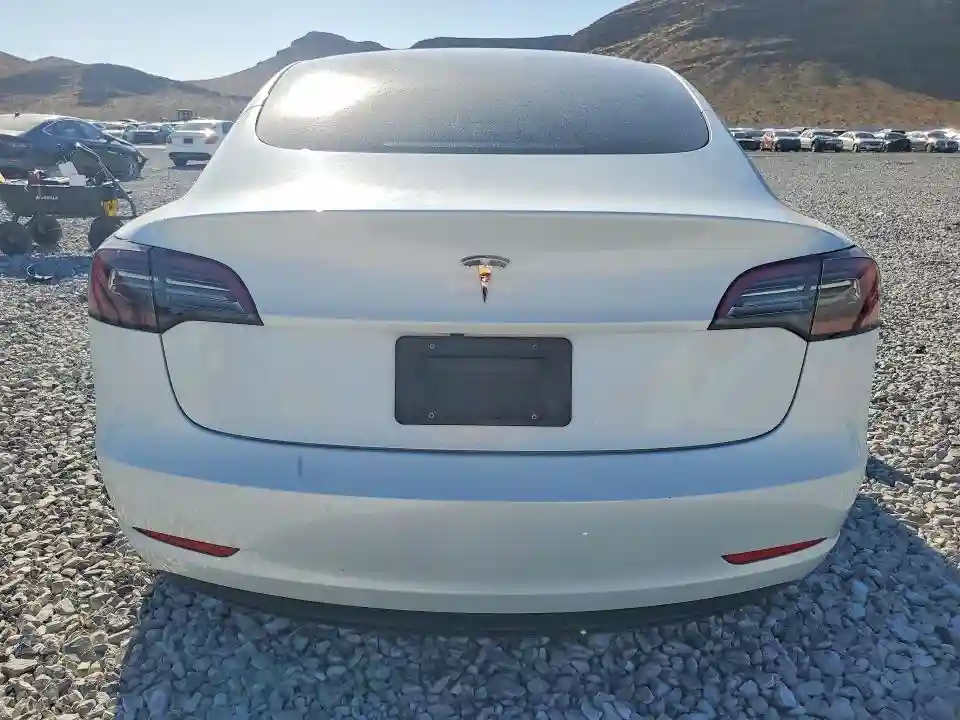 5YJ3E1EA7PF590070 2023 TESLA MODEL 3-5