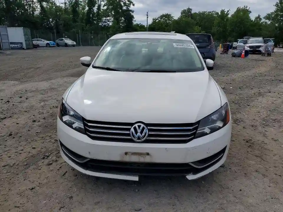 1VWBH7A32EC015878 2014 VOLKSWAGEN PASSAT-4