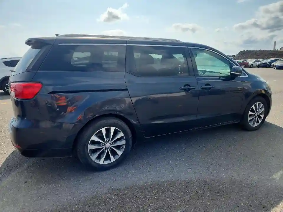 KNDMC5C12G6169762 2016 KIA SEDONA-2