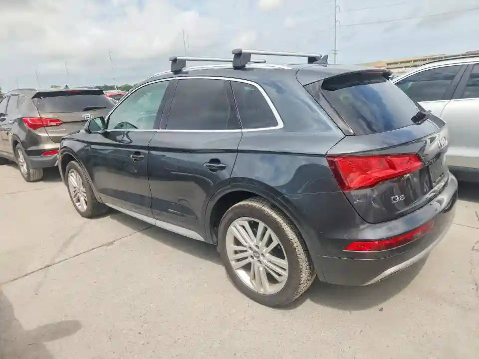 WA1BNAFY6K2114695 2019 AUDI Q5-1