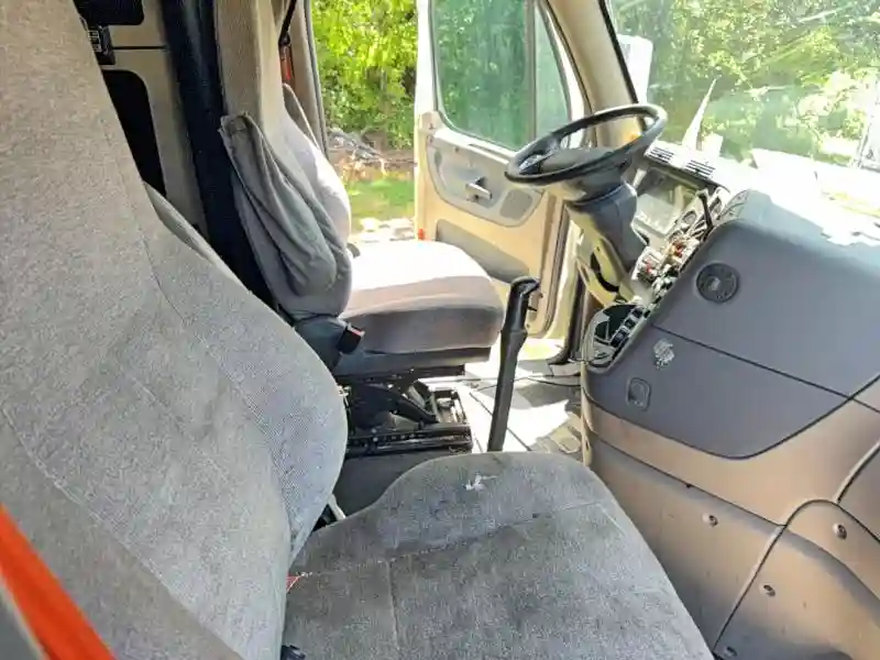 3AKJGLDR9HSJF4574 2017 FREIGHTLINER ALL OTHER-4