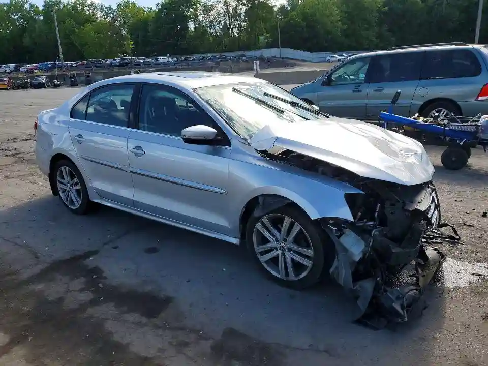 3VWLA7AJ0FM246608 2015 VOLKSWAGEN JETTA-3