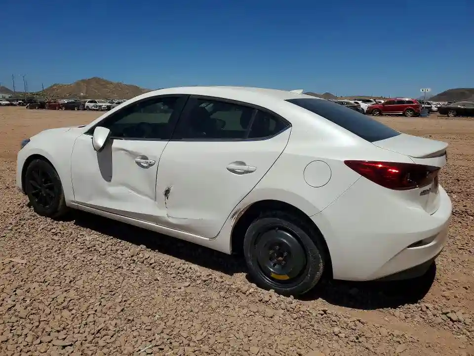 3MZBN1V30JM158479 2018 MAZDA 3-1