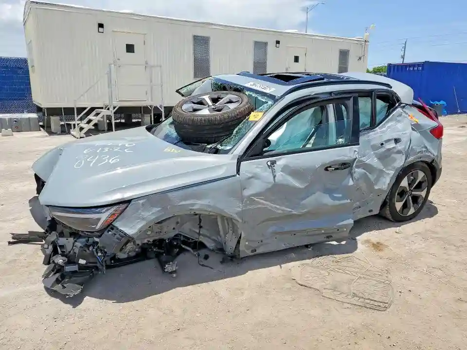 YV4L12UC7T2788436 2026 VOLVO XC40-0