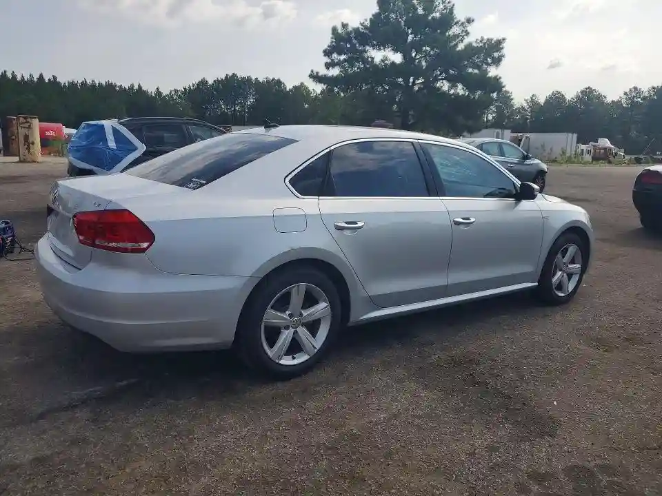 1VWAT7A35FC104792 2015 VOLKSWAGEN PASSAT-2