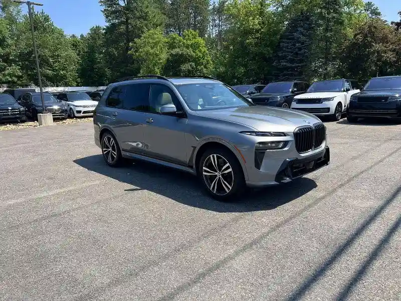5UX23EM00P9P15677 2023 BMW X7-0