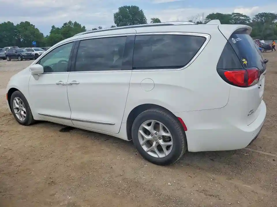 2C4RC1EG0HR570186 2017 CHRYSLER PACIFICA-1