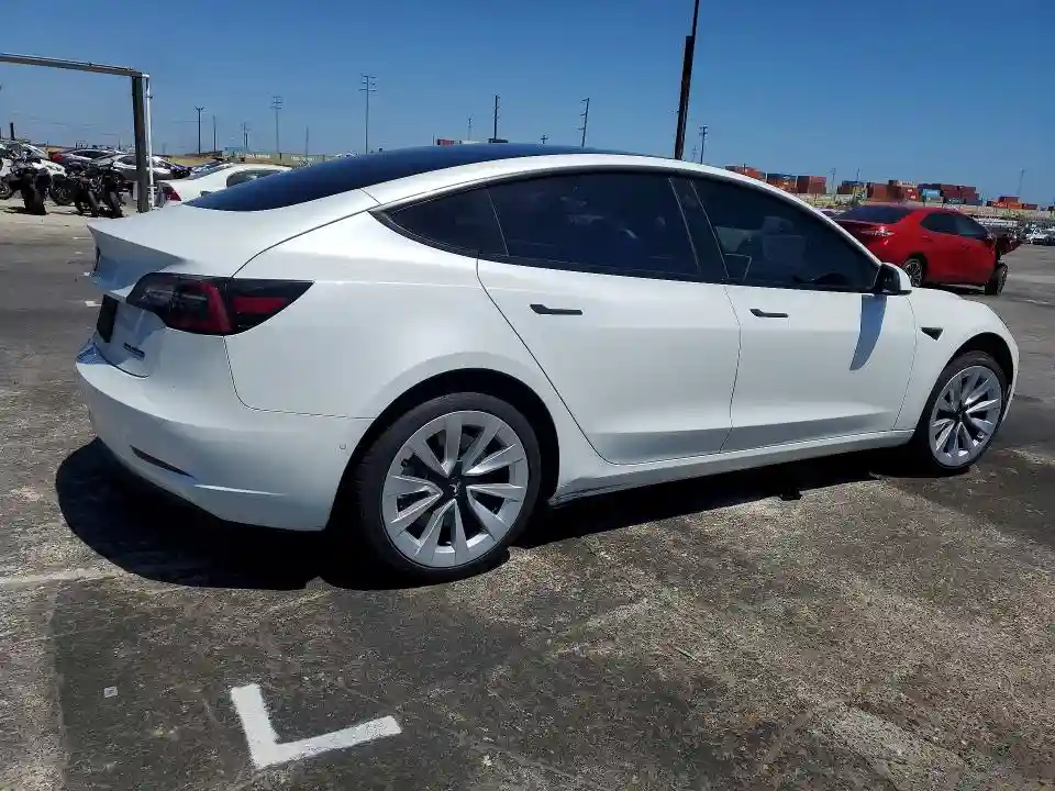 5YJ3E1EB5MF862457 2021 TESLA MODEL 3-2
