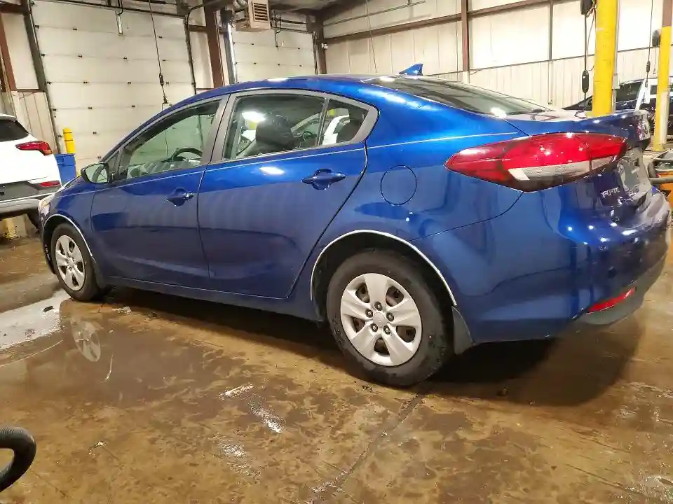 3KPFK4A72JE245852 2018 KIA FORTE-1