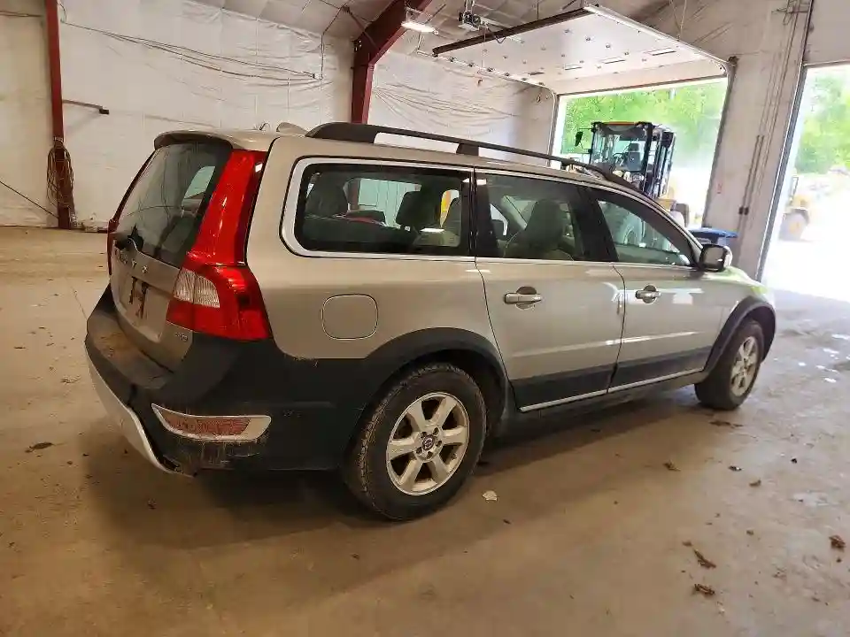 YV4940BZ9B1096972 2011 VOLVO XC70-2