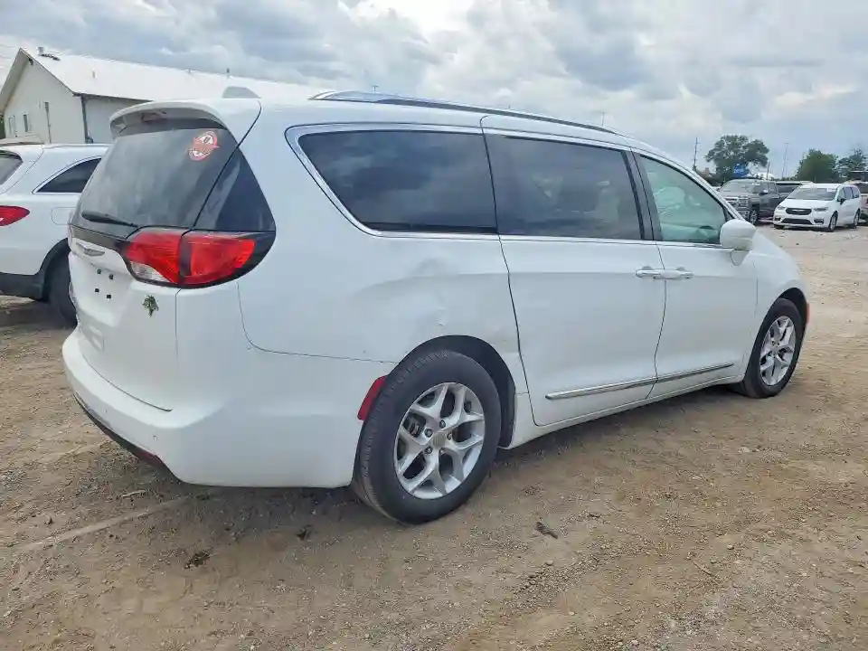 2C4RC1EG0HR570186 2017 CHRYSLER PACIFICA-2