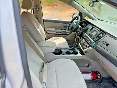 KNDMA5C15G6120531 2016 KIA SEDONA-4