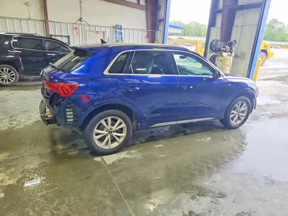 WA1DECF33R1055842 2024 AUDI Q3-2