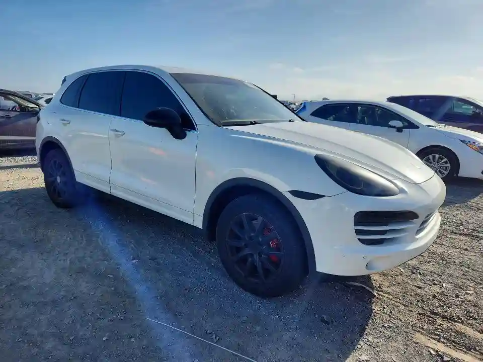 WP1AA2A20BLA04353 2011 PORSCHE CAYENNE-3