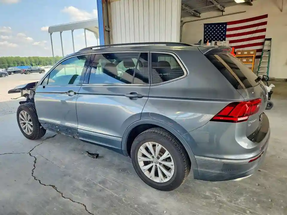 3VV2B7AX2JM061812 2018 VOLKSWAGEN TIGUAN-1