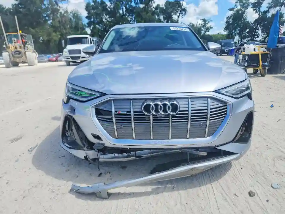 WA12AAGE8NB028552 2022 AUDI E-TRON-4