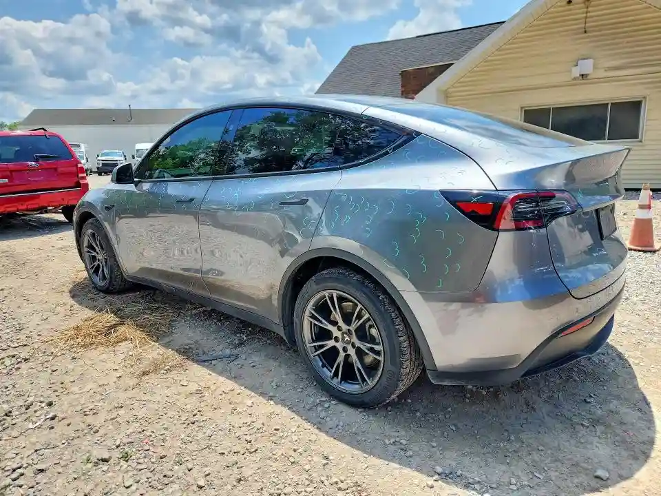 7SAYGAEE7RF209701 2024 TESLA MODEL Y-1