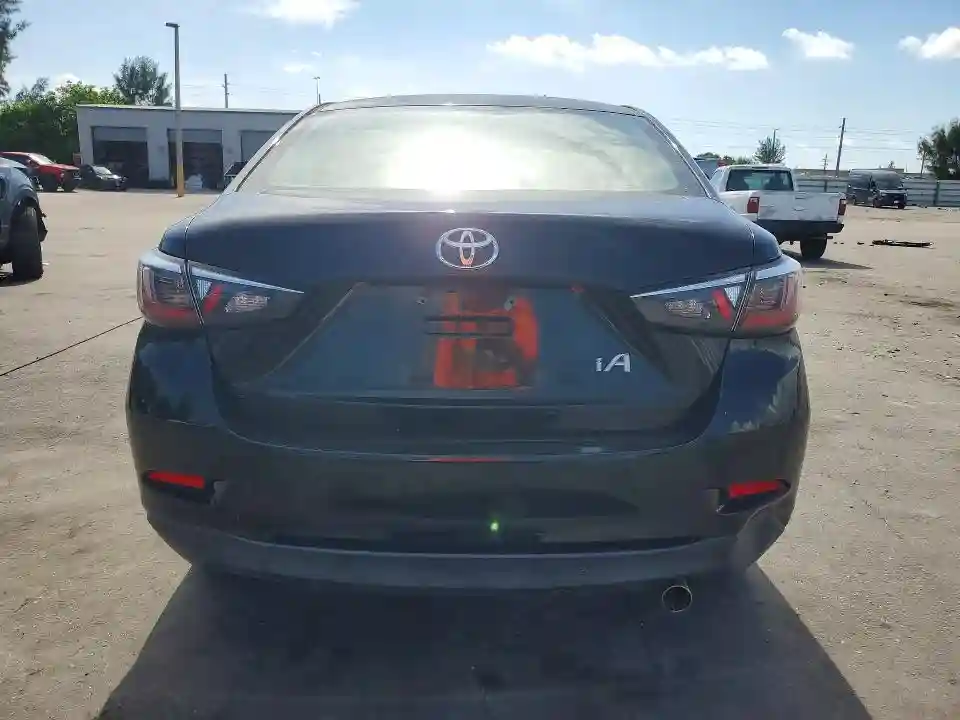3MYDLBYVXHY164136 2017 TOYOTA YARIS-5