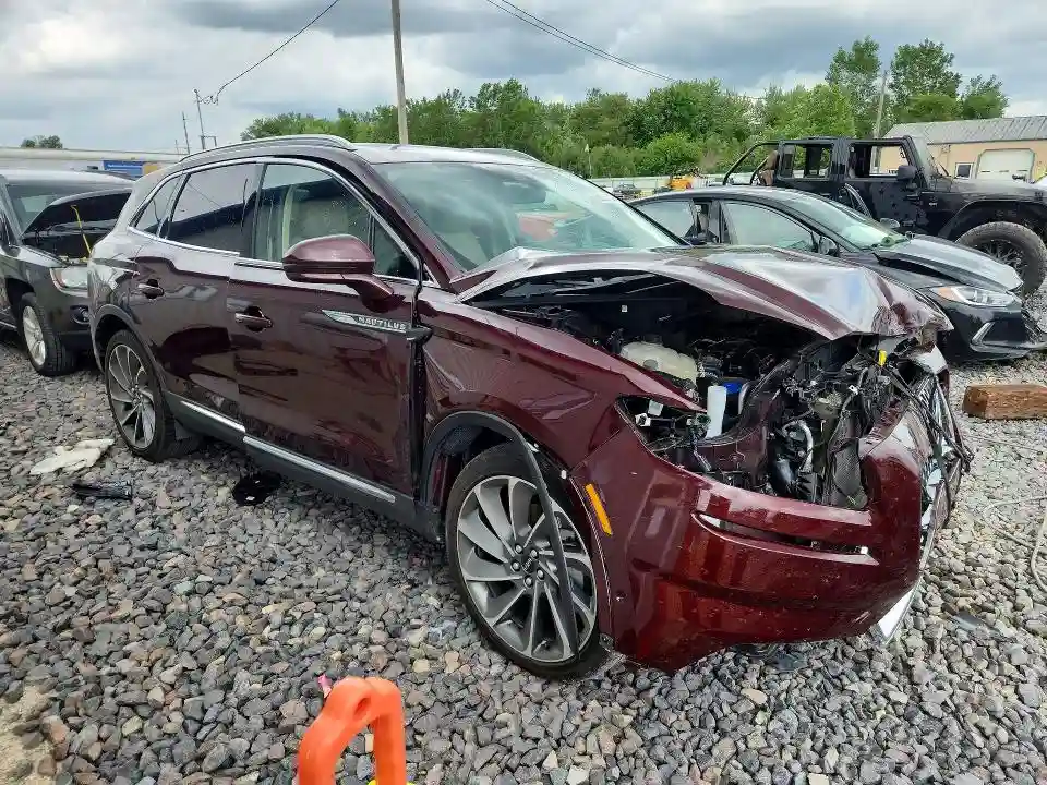 2LMPJ8KP0PBL07729 2023 LINCOLN NAUTILUS-3