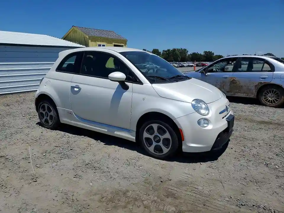 3C3CFFGE5HT699340 2017 FIAT 500-3