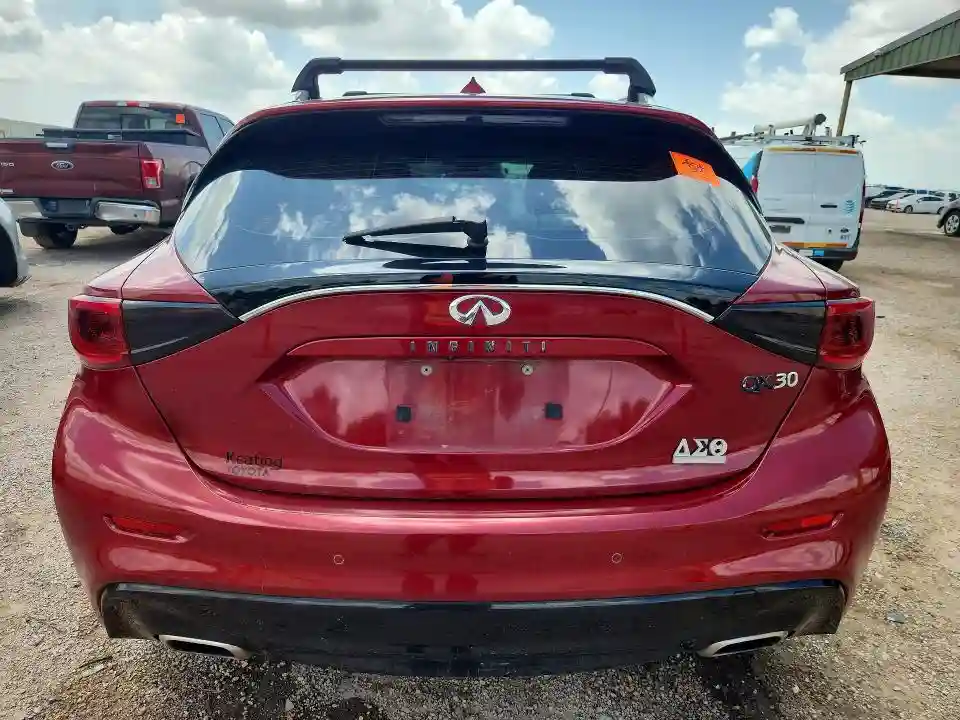 SJKCH5CP3JA047494 2018 INFINITI QX30 PREMI-5