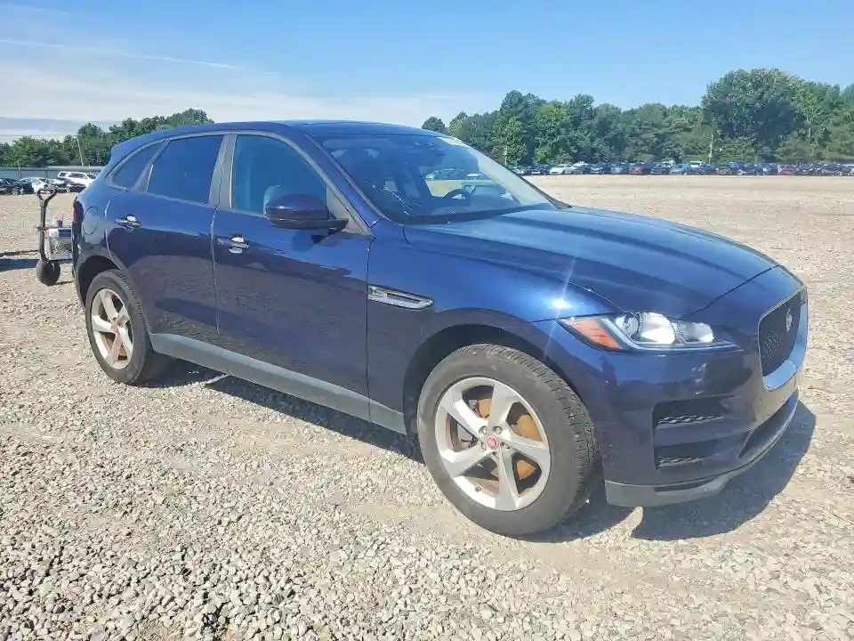 SADCJ2GX4JA236739 2018 JAGUAR F-PACE-3