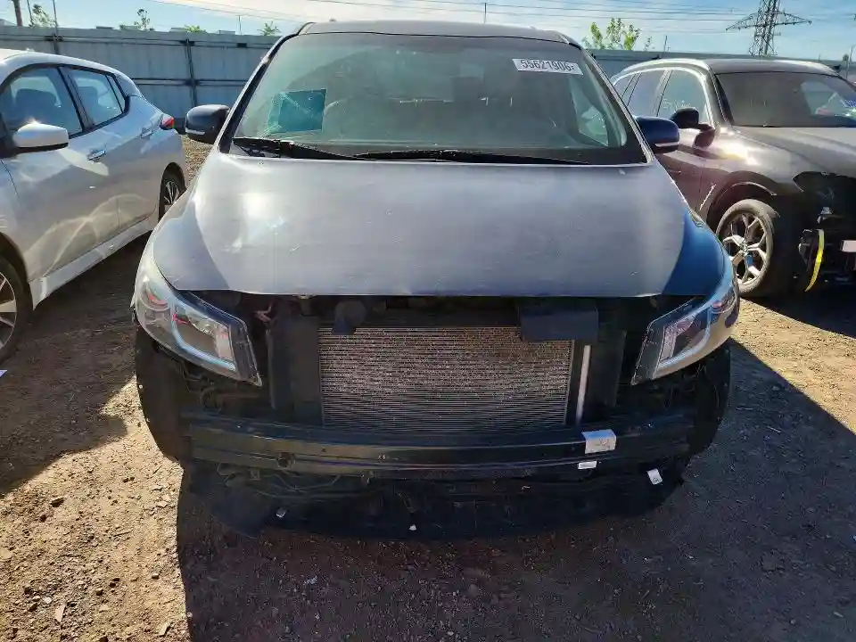 KNDMB5C13H6313226 2017 KIA SEDONA-4
