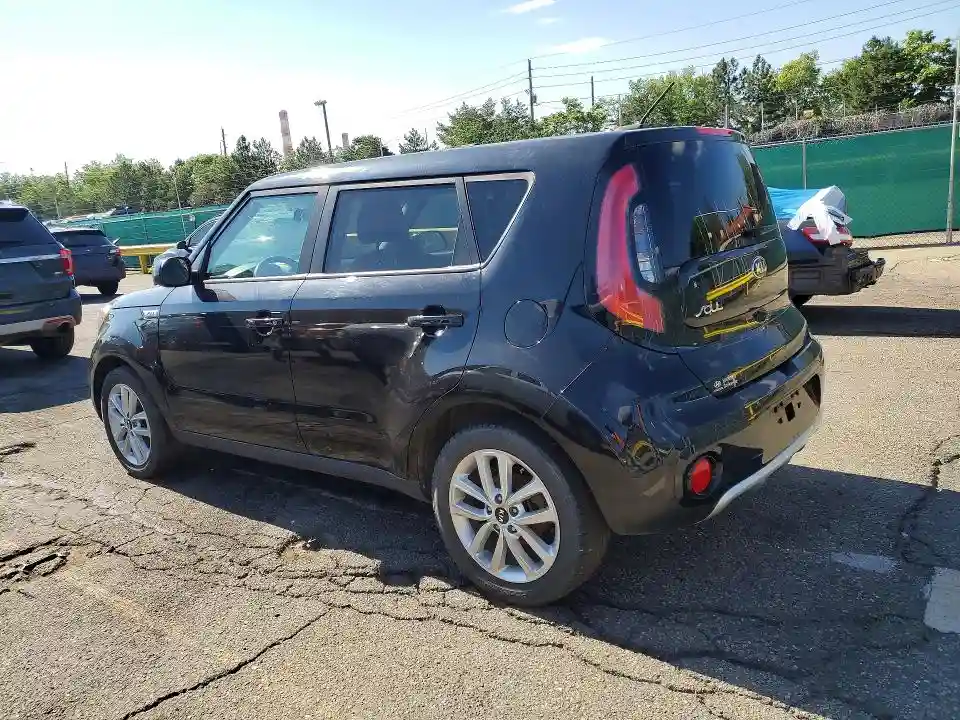 KNDJP3A53J7510881 2018 KIA SOUL-1