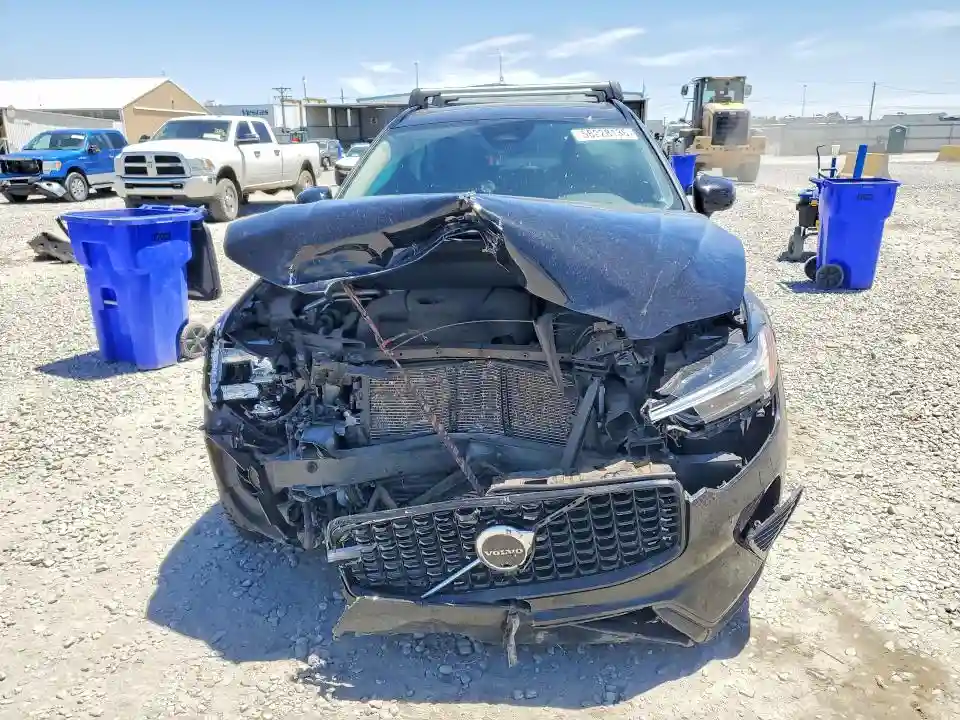 YV4H60RM2S1050464 2025 VOLVO XC60-4
