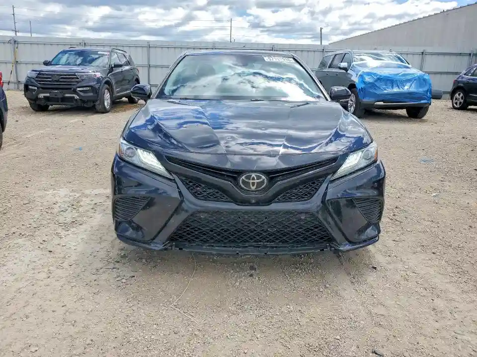 4T1BZ1HK4JU013480 2018 TOYOTA CAMRY-4