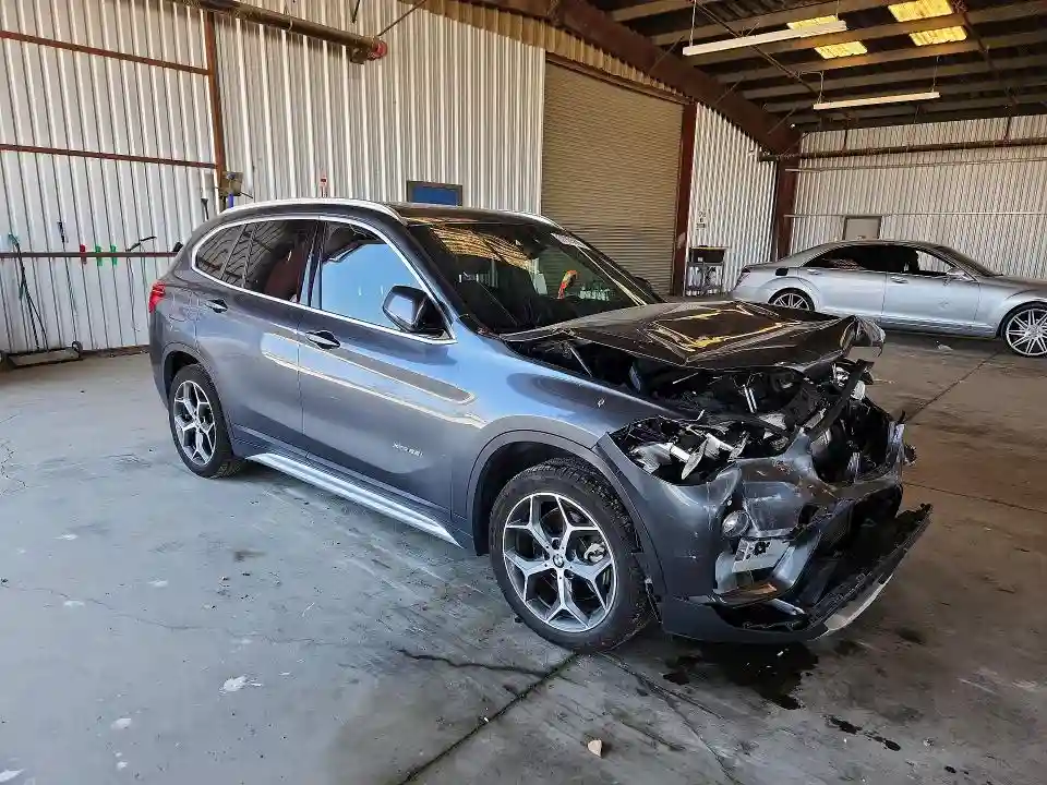 WBXHT3C37J5F91908 2018 BMW X1-3