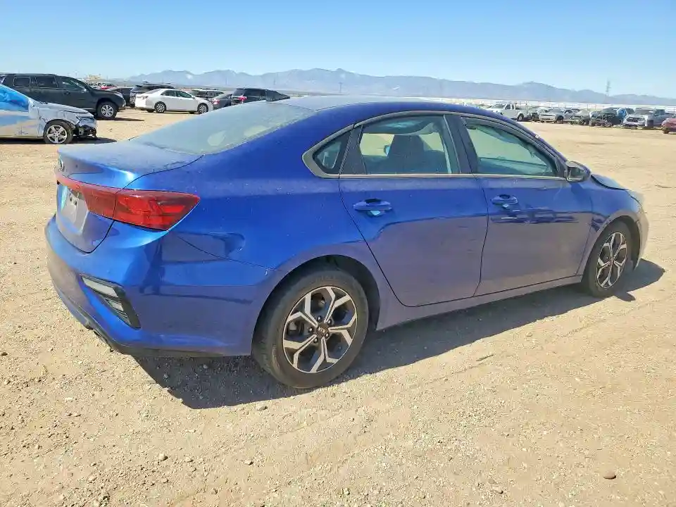 3KPF24AD4ME317080 2021 KIA FORTE-2