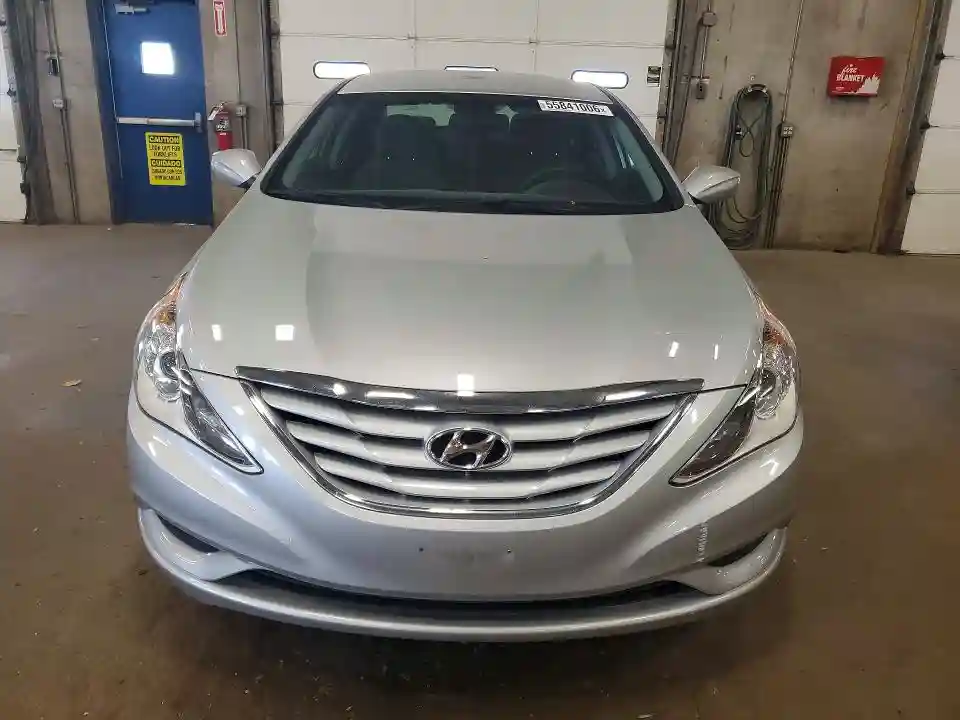 5NPEB4AC2BH083680 2011 HYUNDAI SONATA-4