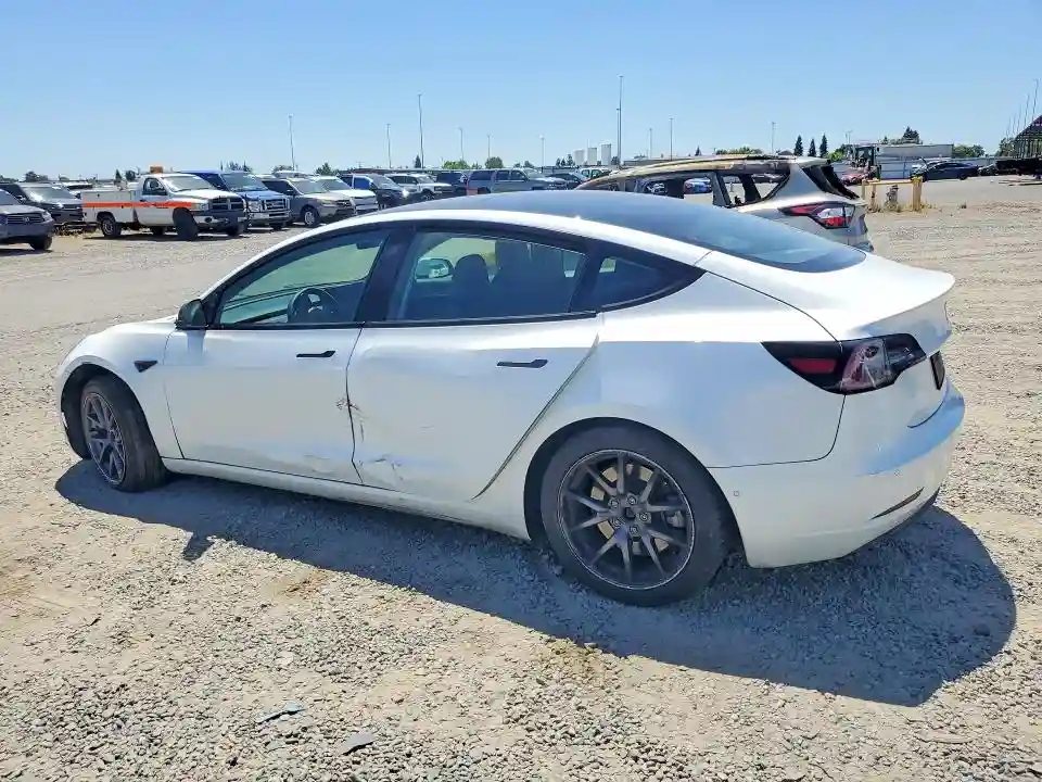 5YJ3E1EA2NF201543 2022 TESLA MODEL 3-1