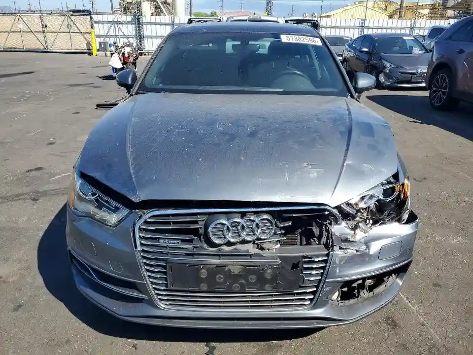 WAUUPBFF0GA132827 2016 AUDI A3-4