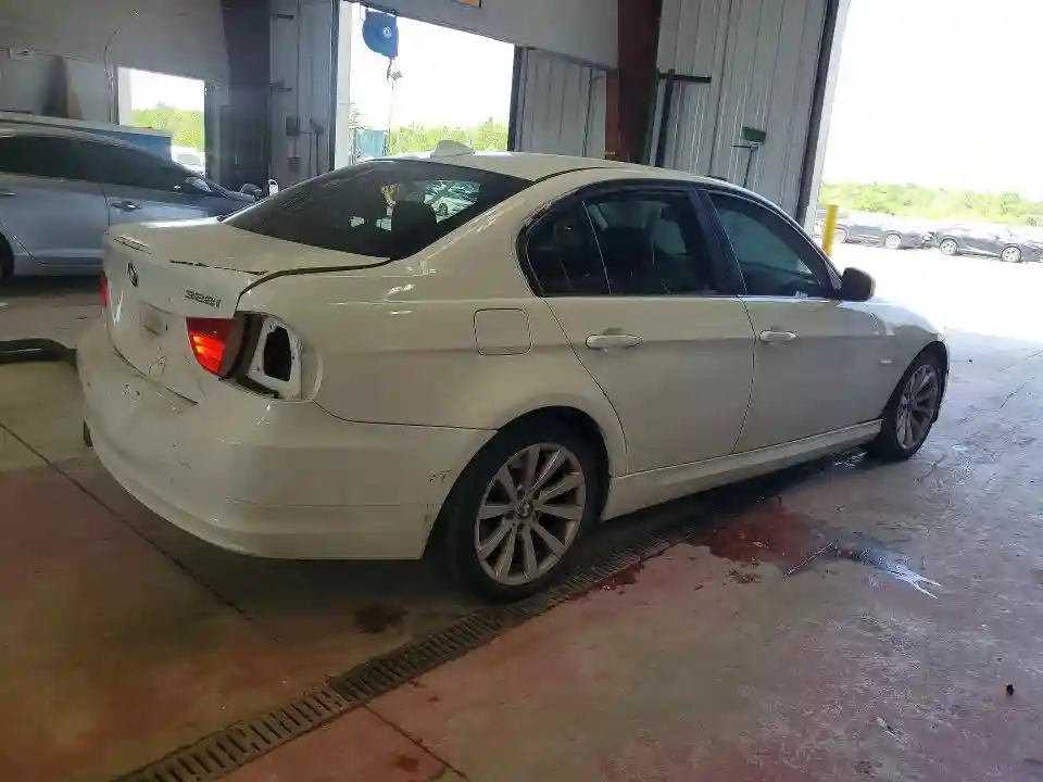 WBAPK5C50BA994625 2011 BMW 3 SERIES-2