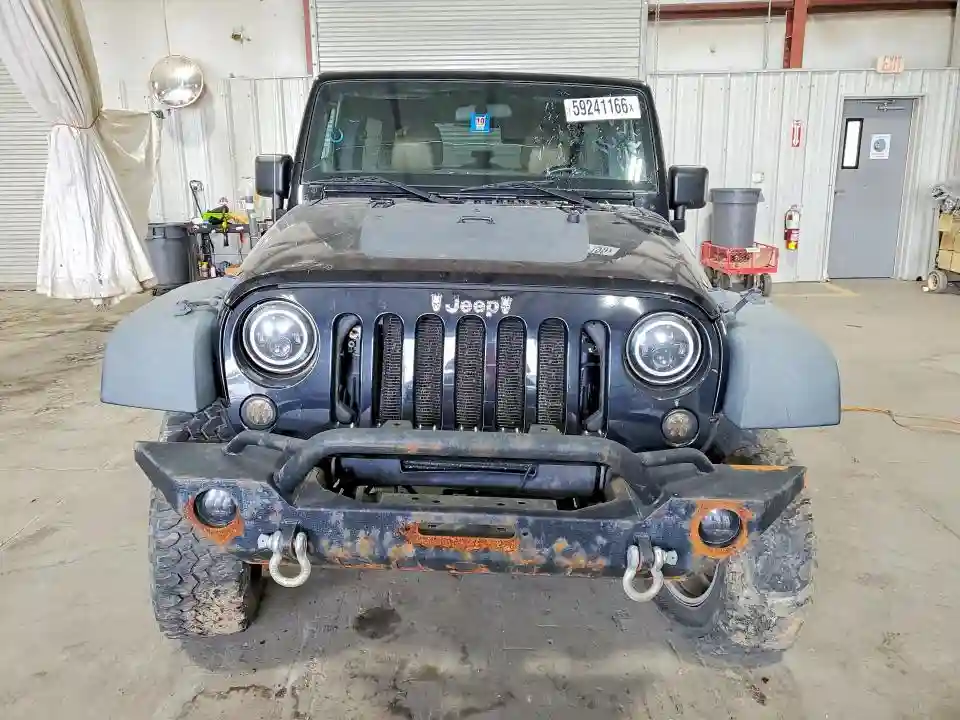 1J4HA6H16BL565252 2011 JEEP WRANGLER-4