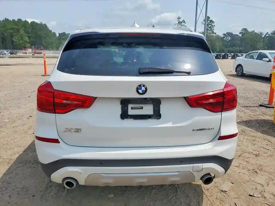 5UXTR7C59KLE93697 2019 BMW X3-5