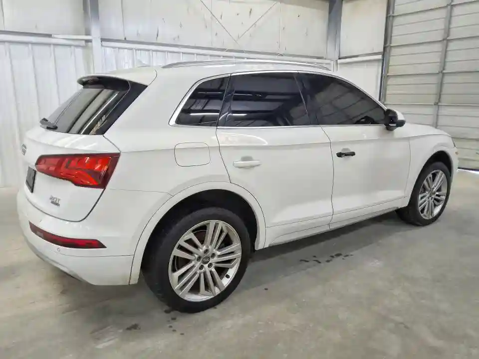 WA1CNAFY8J2070217 2018 AUDI Q5-2