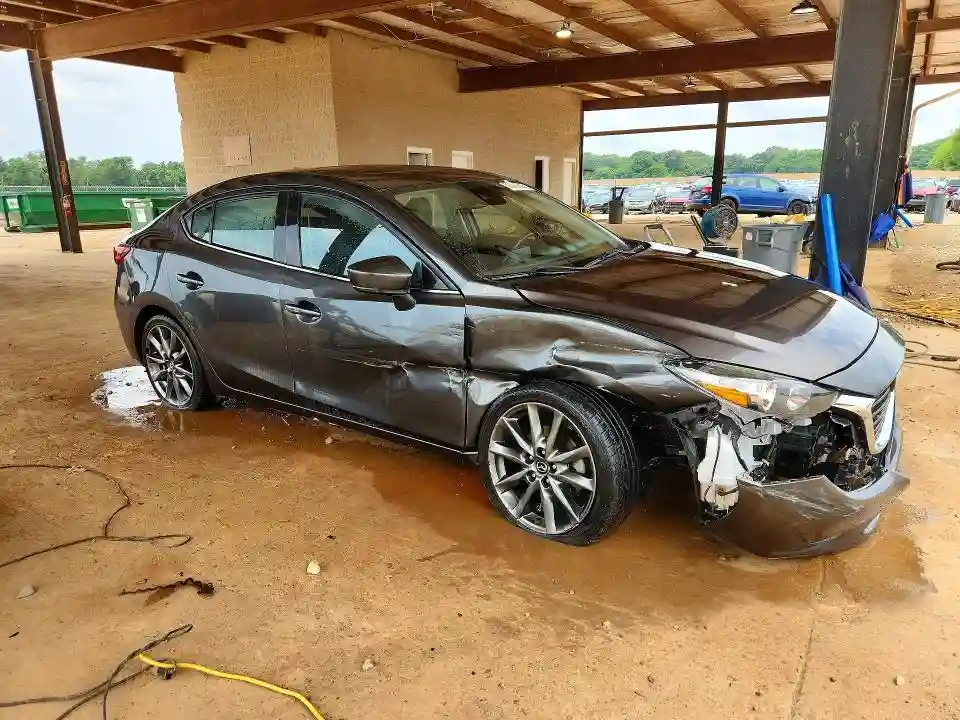3MZBN1V33JM240013 2018 MAZDA 3-3