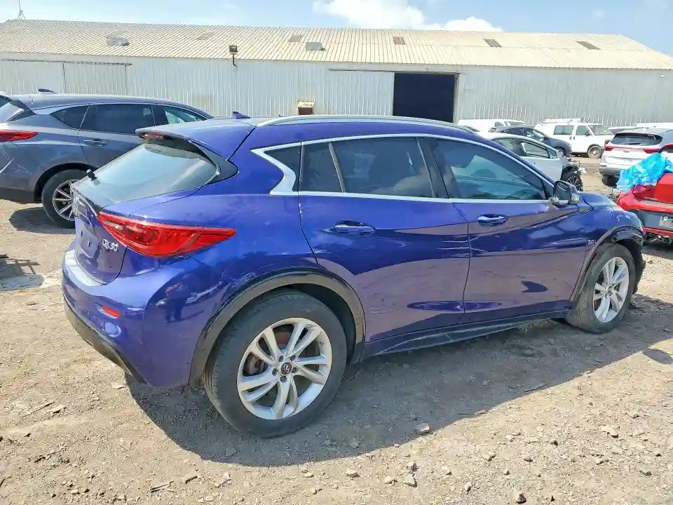 SJKCH5CP1JA056713 2018 INFINITI QX30-2