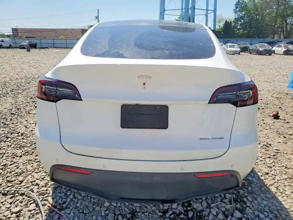 7SAYGDEE9NF314199 2022 TESLA MODEL Y-5