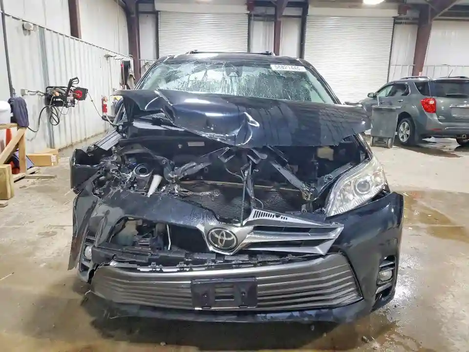 5TDYZ3DCXJS939590 2018 TOYOTA SIENNA-4