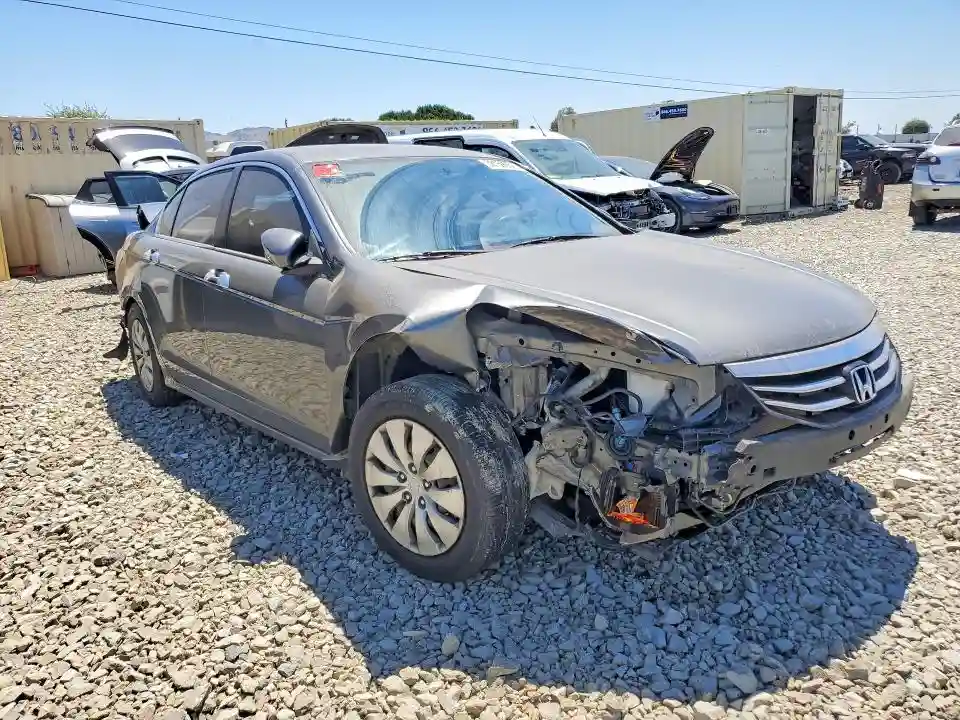 1HGCP2F31BA130776 2011 HONDA ACCORD-3