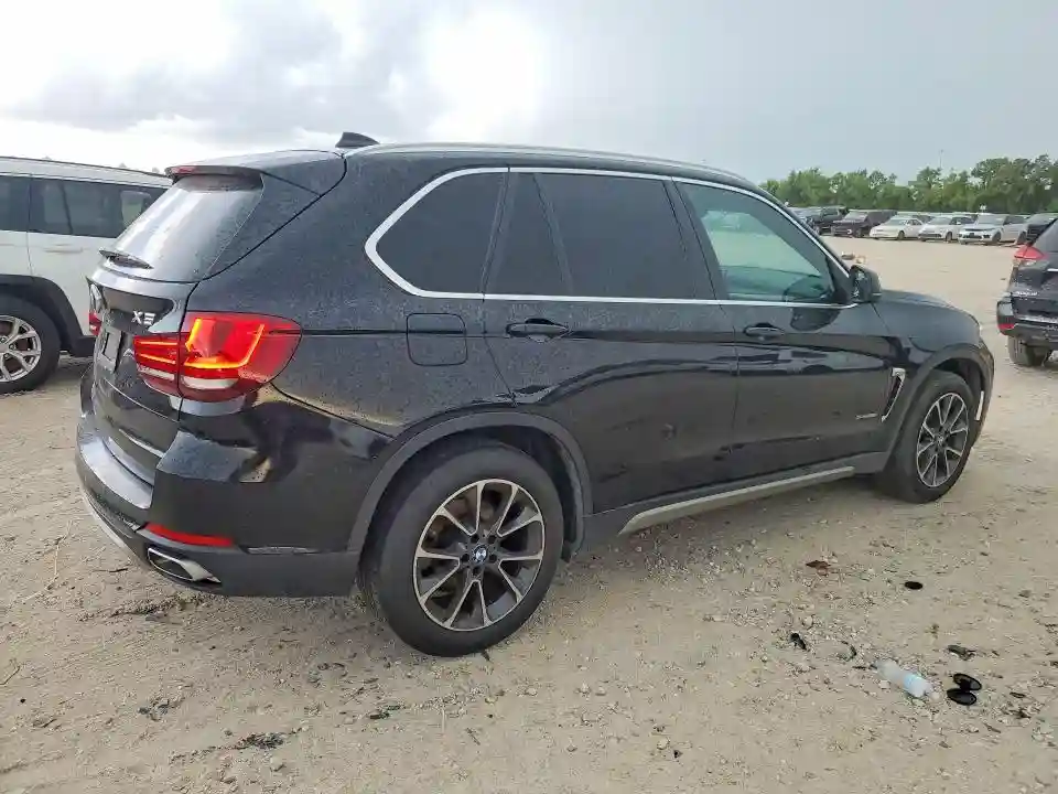 5UXKR2C58J0Z18225 2018 BMW X5-2